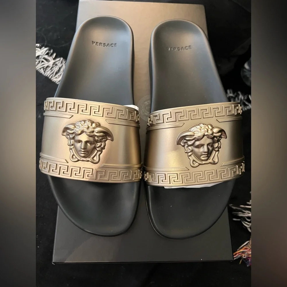 NIB Versace Medusa Metallic Pool Slide Sandals (42) - Picture 6 of 8